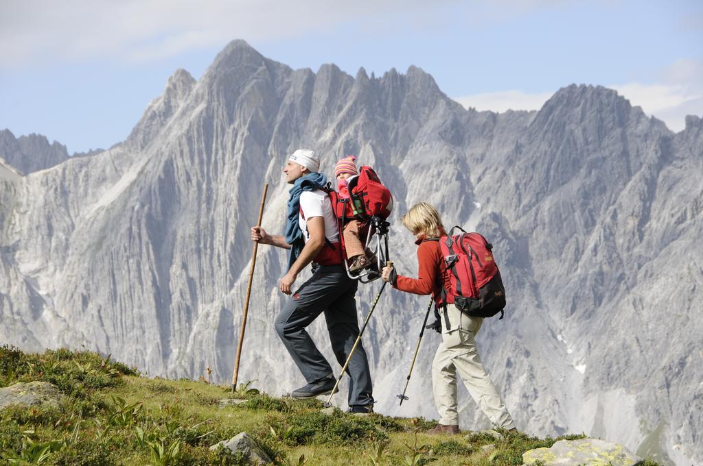 Posthotel Strengen Am Arlberg ภายนอก รูปภาพ